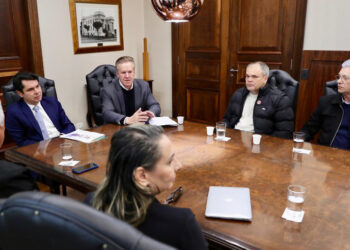 Voucher Escolar no Paraná projeto de lei prevê vale para compra de material escolar no comércio local